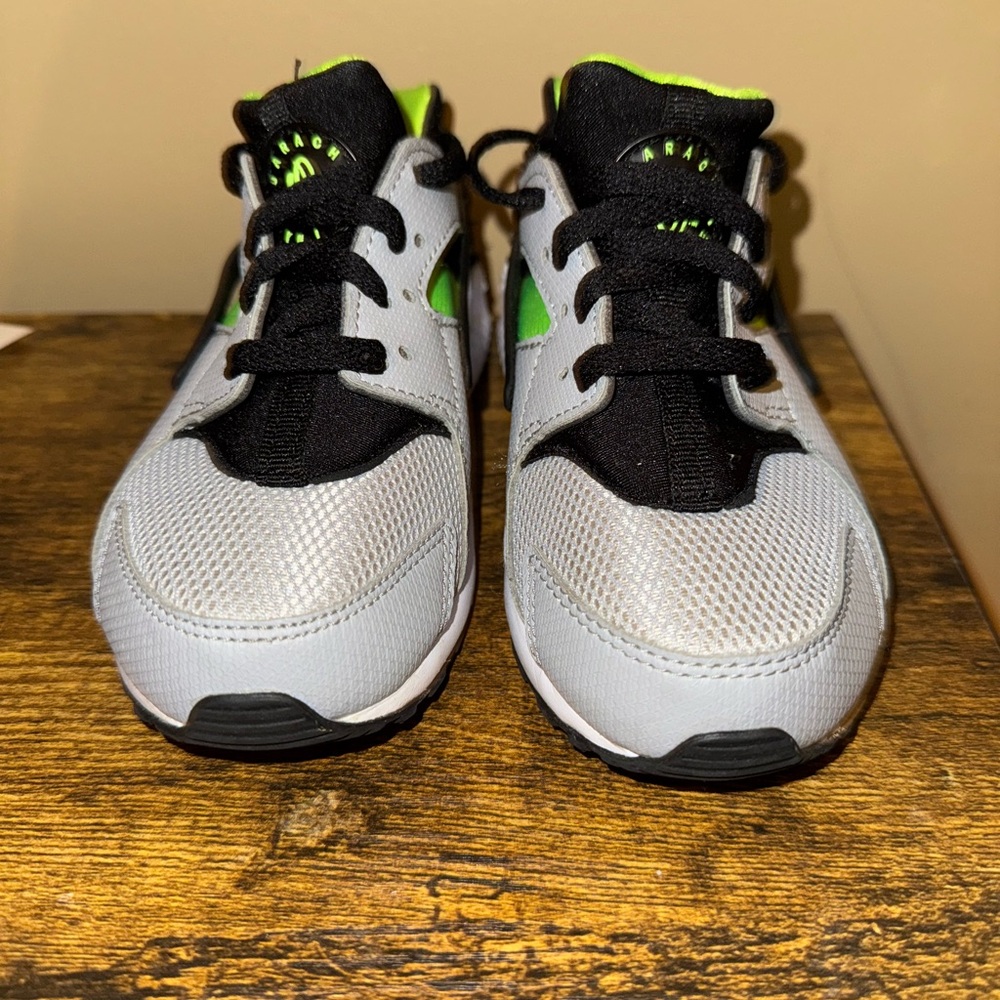 Nike Kids' Black and Gray Sneakers